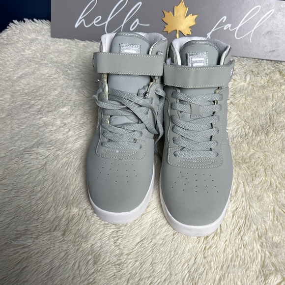 Big boys NEW FILA high top sneaker - Picture 4 of 9